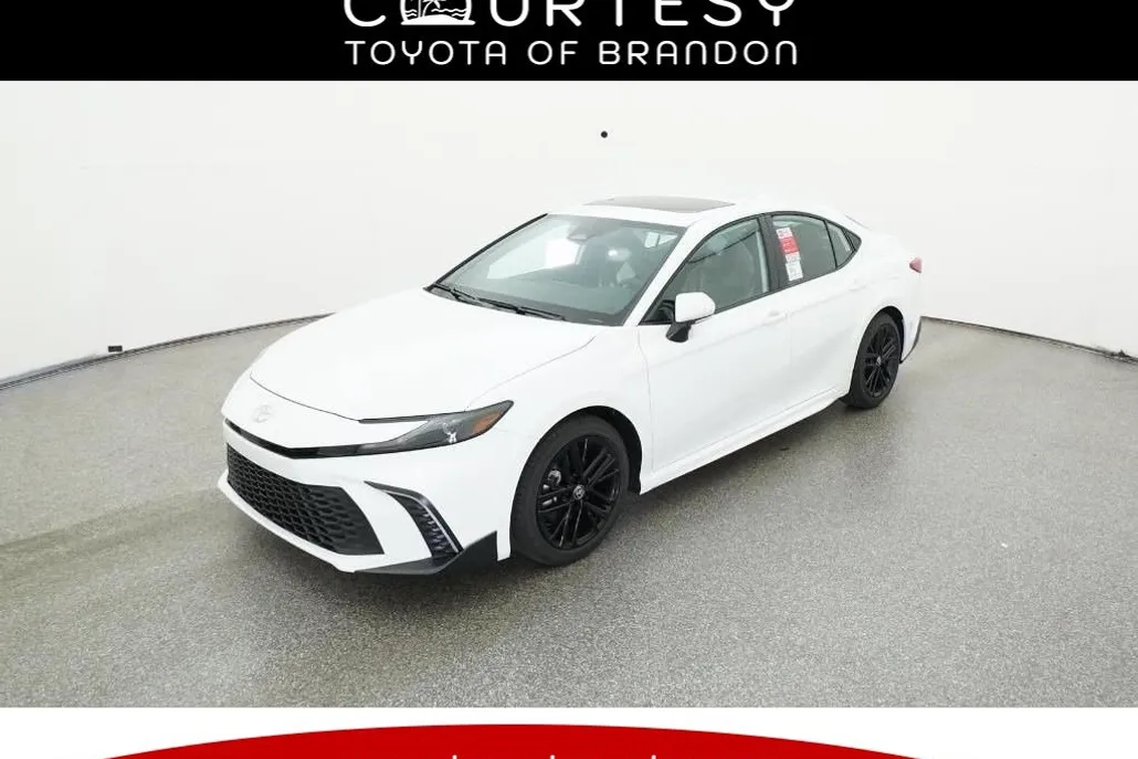 2026 Toyota Camry SE photo 1