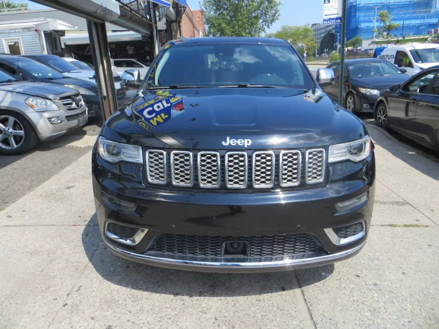 2020 Jeep Grand Cherokee Summit photo 1