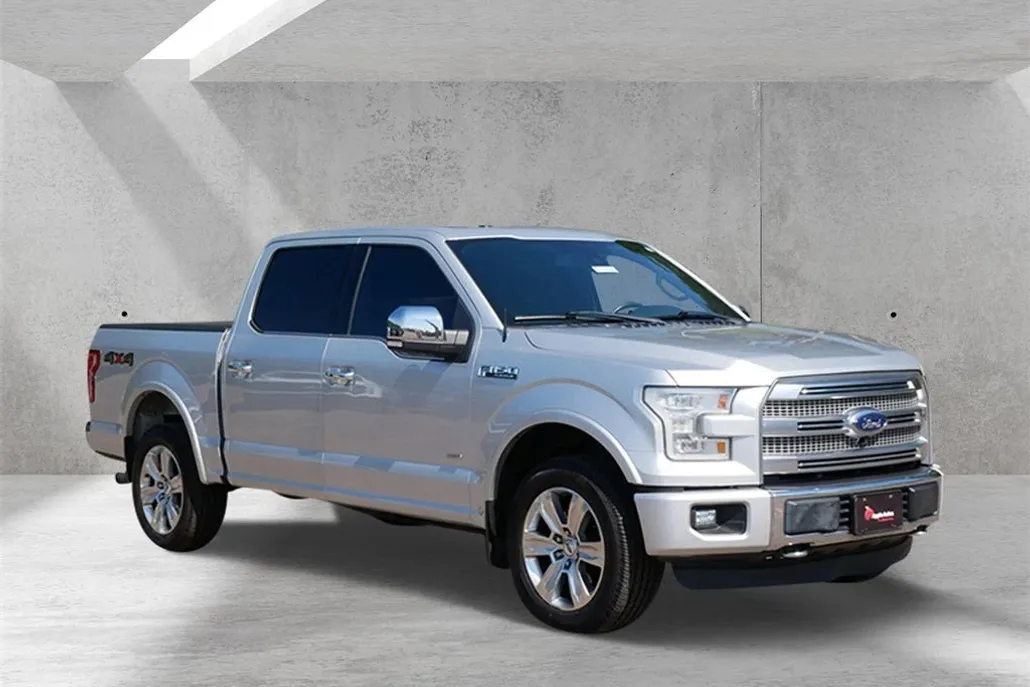 2015 Ford F-150 Platinum photo 1