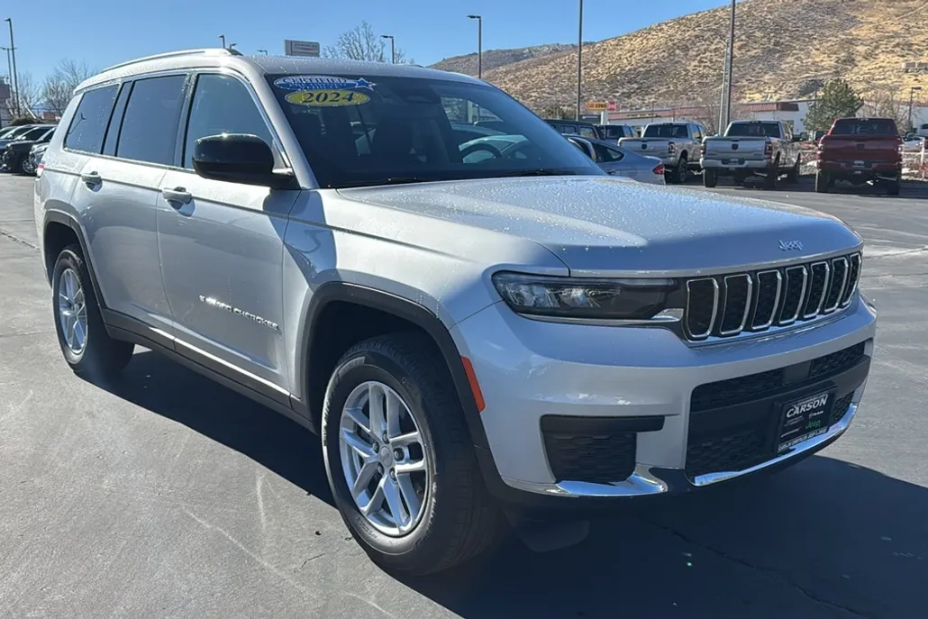2024 Jeep Grand Cherokee Laredo photo 1