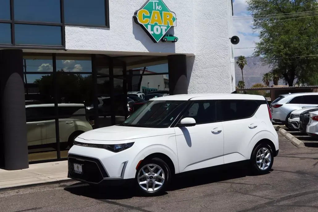 2023 Kia Soul LX Technology photo 1