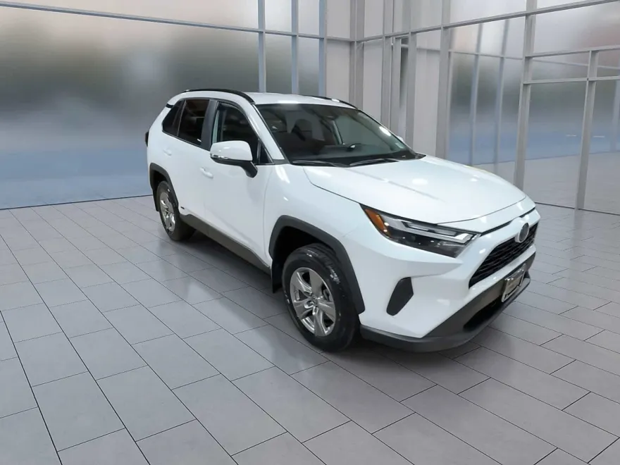2023 Toyota RAV4 Hybrid LE photo 1