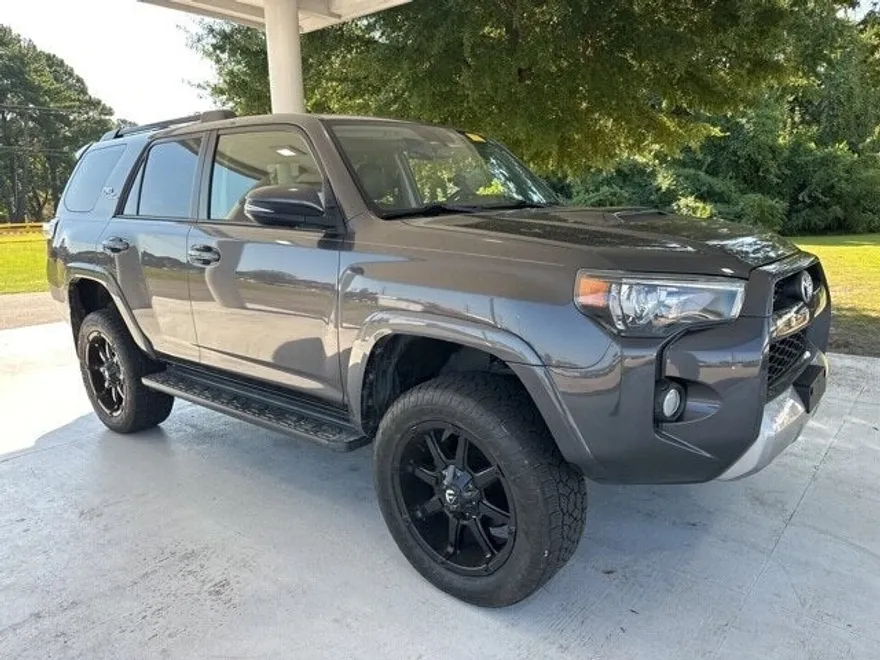 2019 Toyota 4Runner TRD Off-Road photo 1