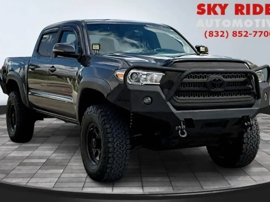 2017 Toyota Tacoma SR5 Sport TRD Pro photo 1