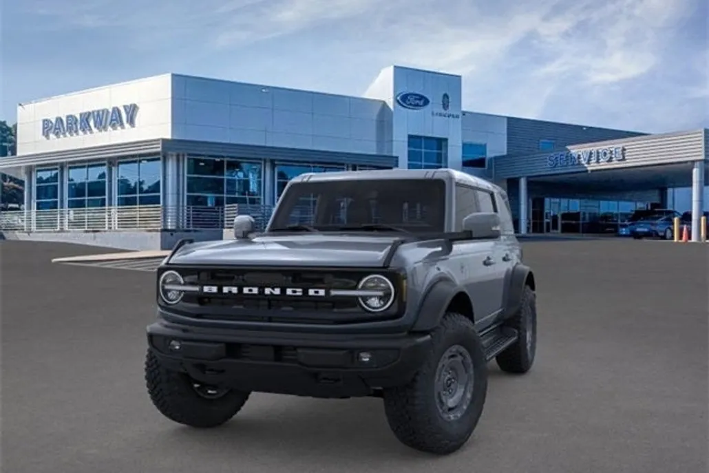 2025 Ford Bronco Outer Banks photo 1