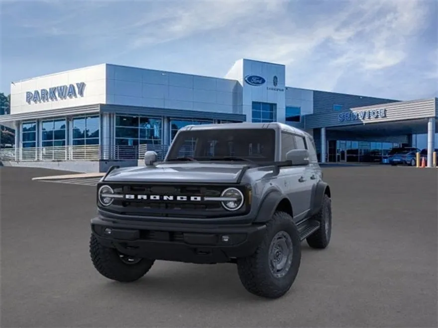 2025 Ford Bronco Outer Banks photo 1