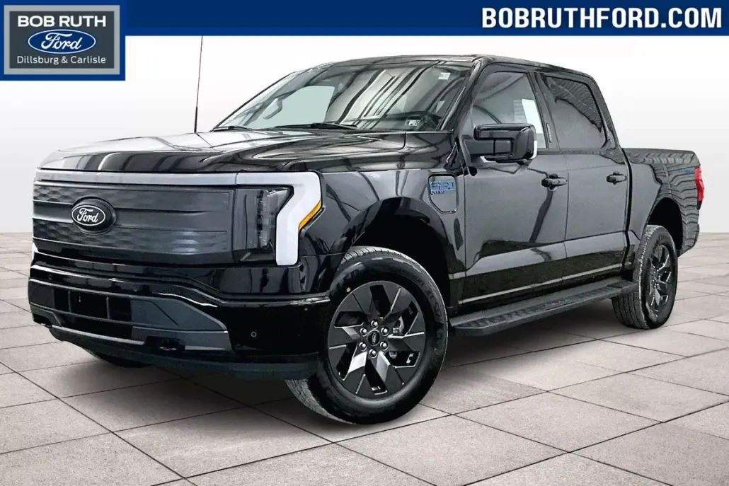 2025 Ford F-150 Lightning Lariat photo 1