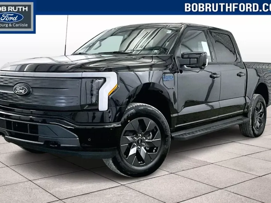 2025 Ford F-150 Lightning Lariat photo 1