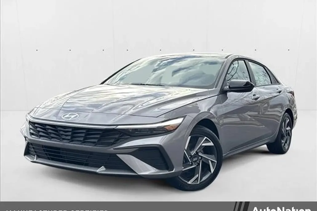 2025 Hyundai Elantra SEL Sport photo 1