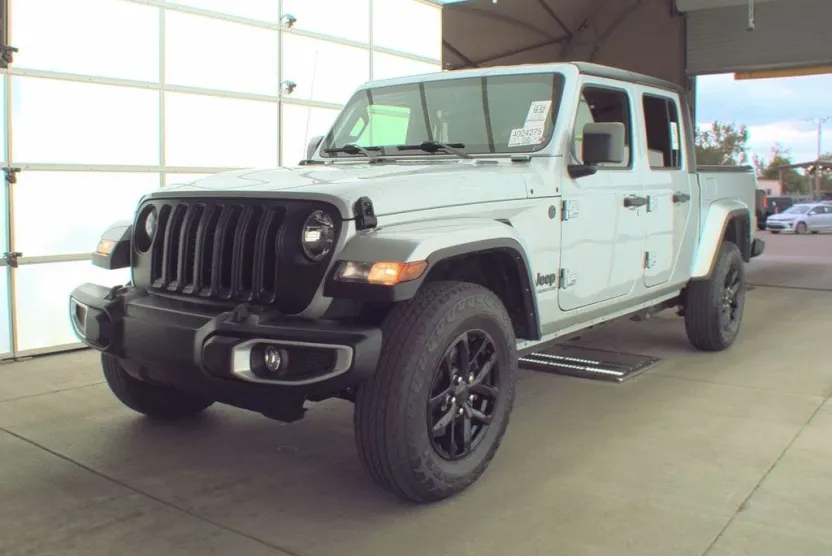 2022 Jeep Gladiator Sport photo 1