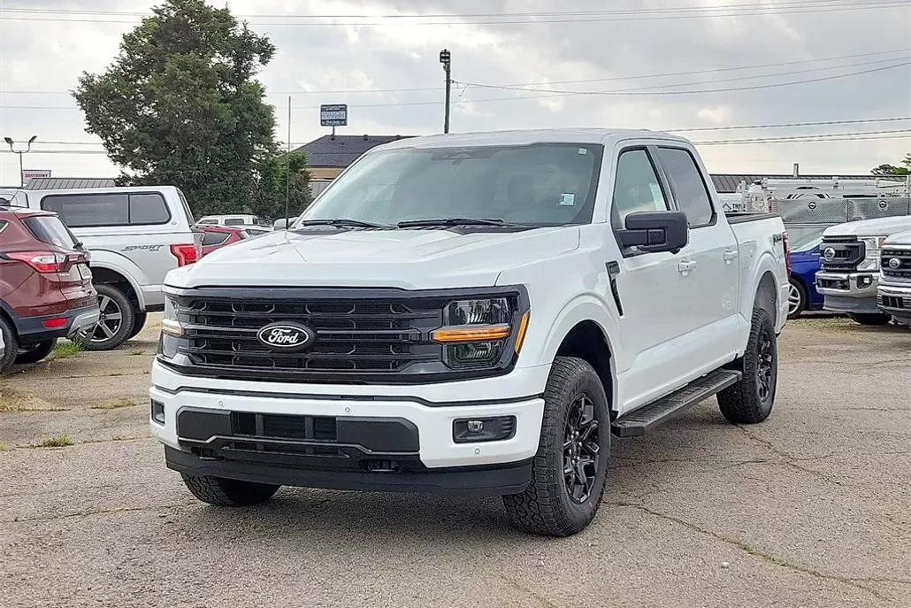 2025 Ford F-150 XLT photo 1