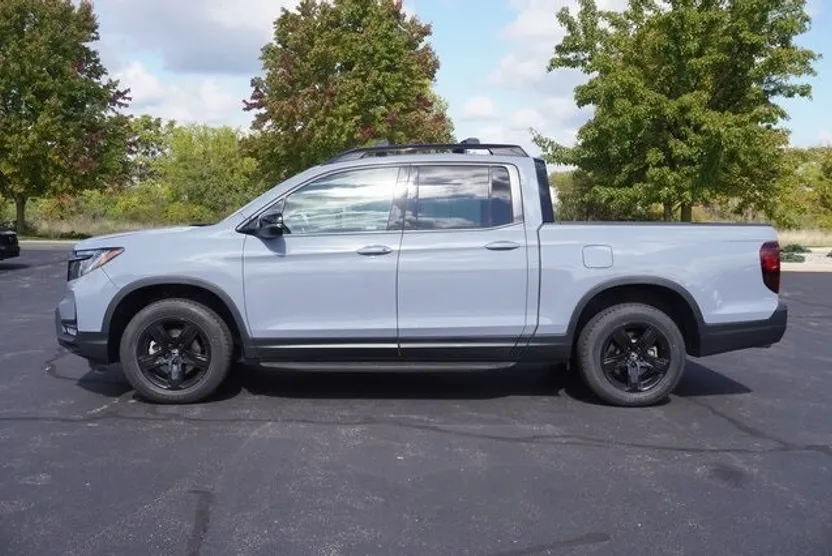 2022 Honda Ridgeline Black Edition photo 1