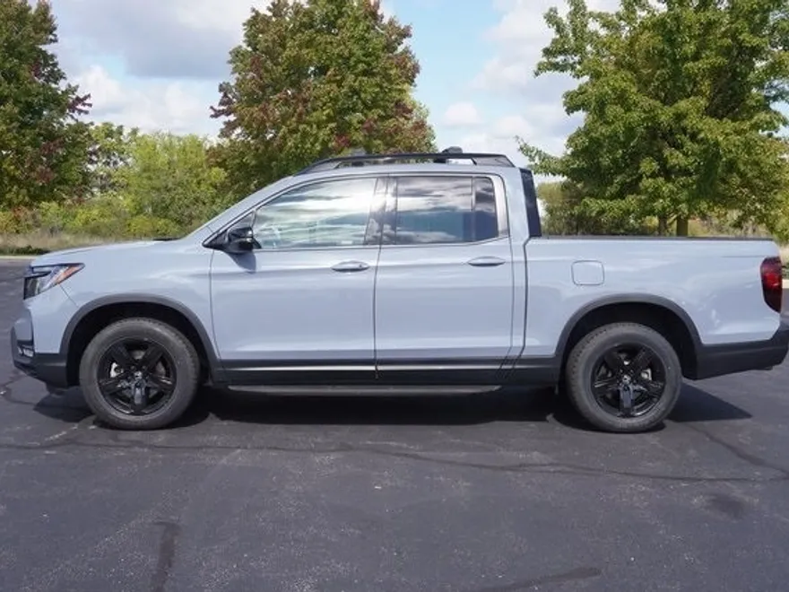 2022 Honda Ridgeline Black Edition photo 1