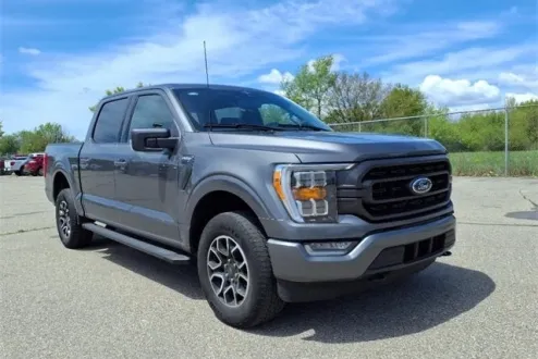 2023 Ford F-150 XLT photo 3