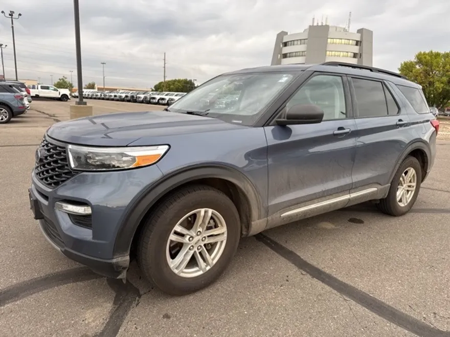 2021 Ford Explorer XLT photo 1