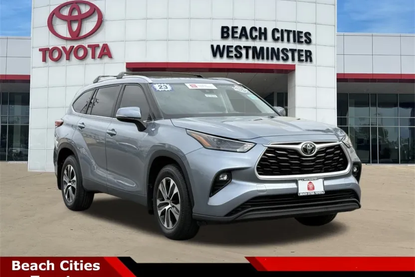 2023 Toyota Highlander XLE photo 1