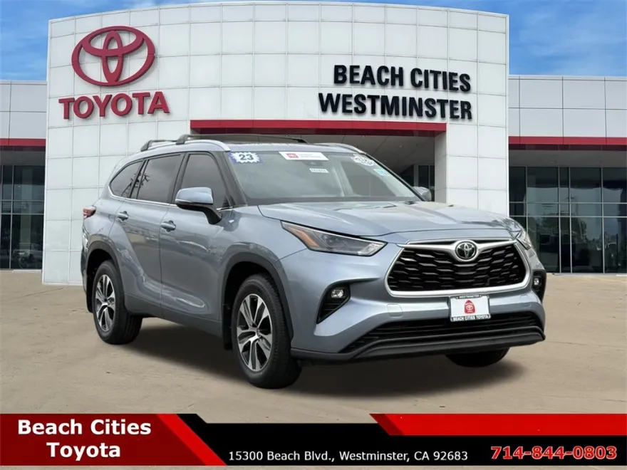 2023 Toyota Highlander XLE photo 1