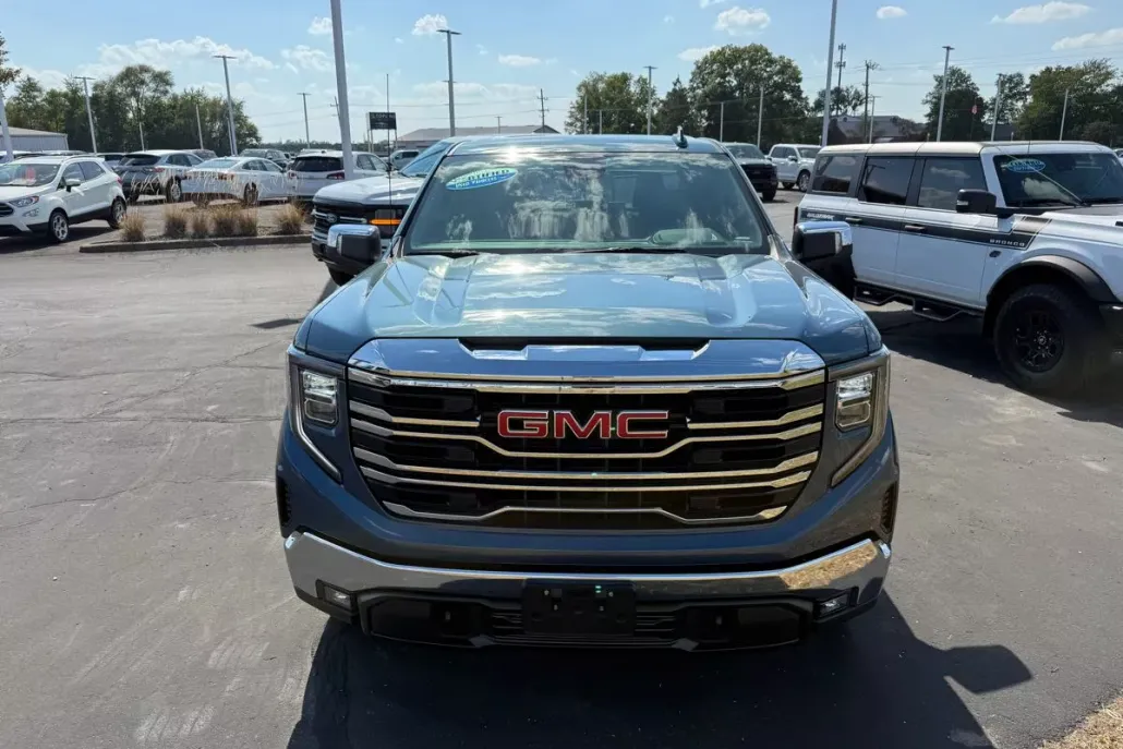 2024 Gmc Sierra 1500 SLT photo 1