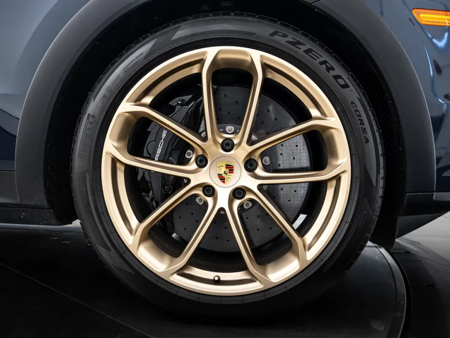 2024 Porsche Cayenne Turbo GT photo 11