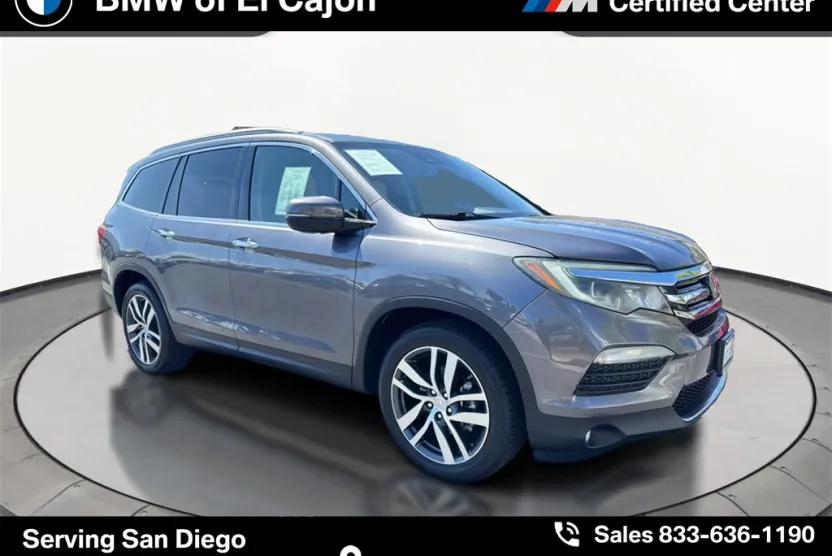 2017 Honda Pilot Elite photo 1