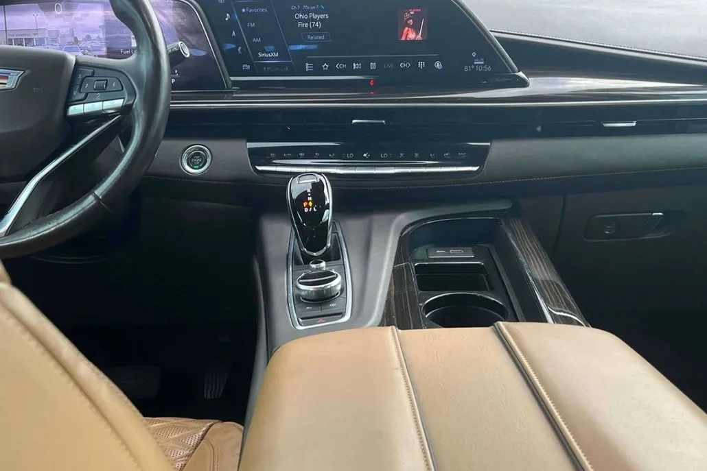 2022 Cadillac Escalade Premium Luxury photo 1