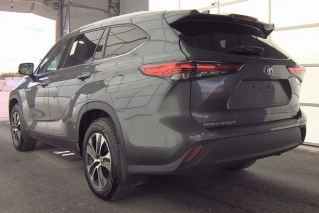 2021 Toyota Highlander Hybrid XLE photo 1