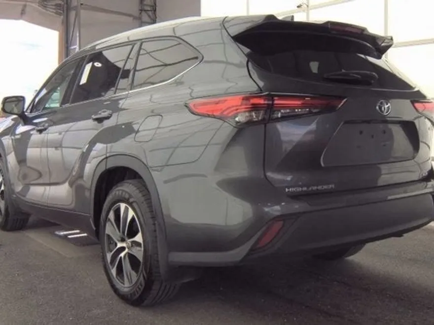 2021 Toyota Highlander Hybrid XLE photo 1