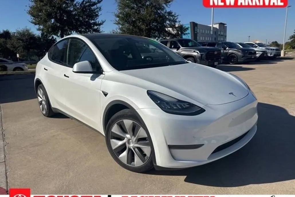 2023 Tesla Model Y Long Range photo 1
