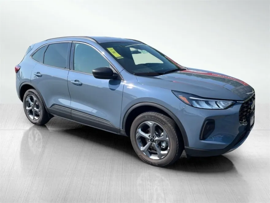 2025 Ford Escape ST-Line photo 1