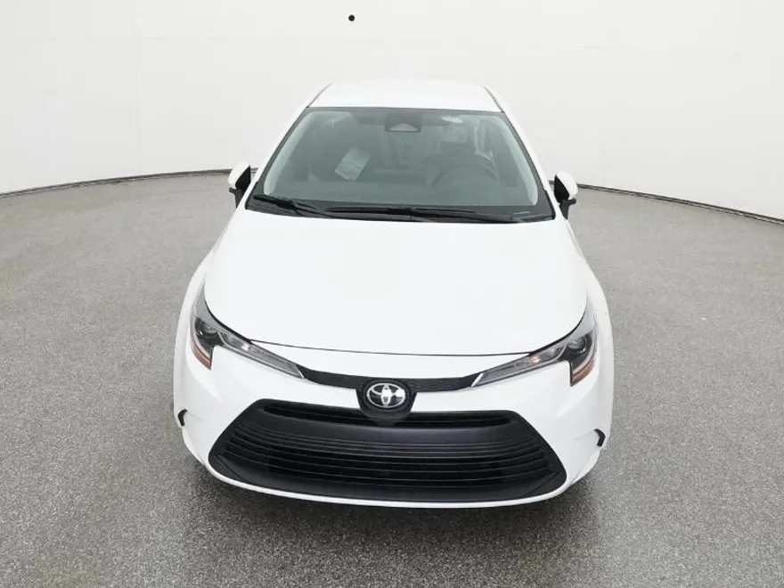 2025 Toyota Corolla LE photo 1