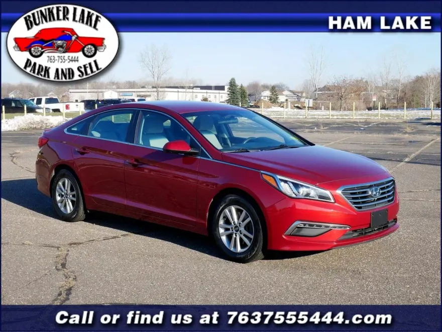 2015 Hyundai Sonata SE photo 1