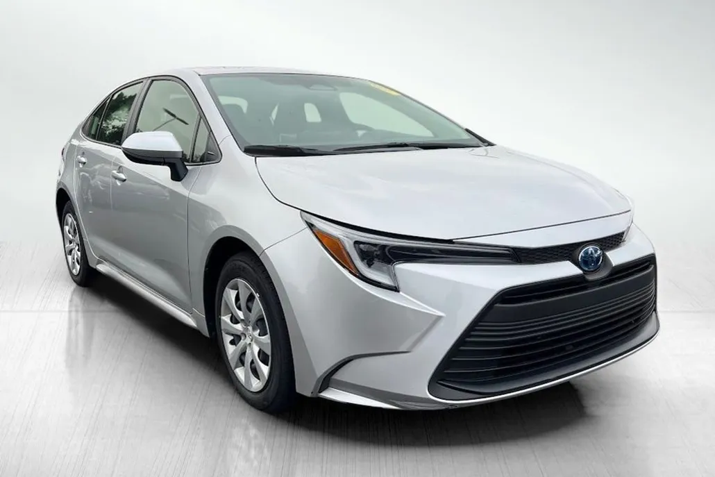 2025 Toyota Corolla Hybrid LE photo 1