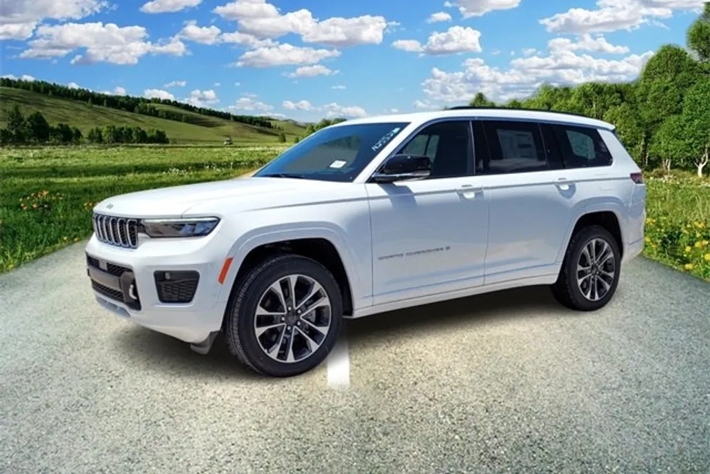 2025 Jeep Grand Cherokee Overland photo 1