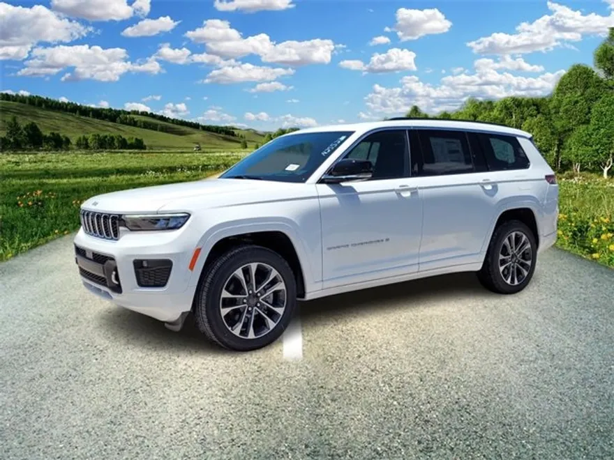 2025 Jeep Grand Cherokee Overland photo 1