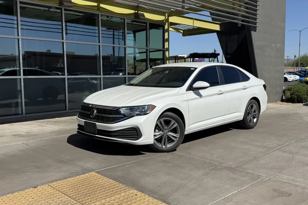2023 Volkswagen Jetta SE photo 1