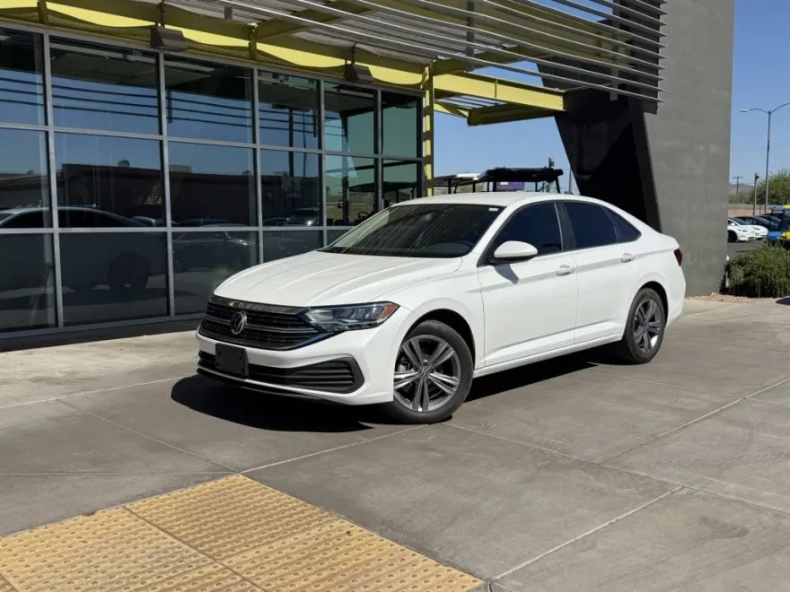 2023 Volkswagen Jetta SE photo 1
