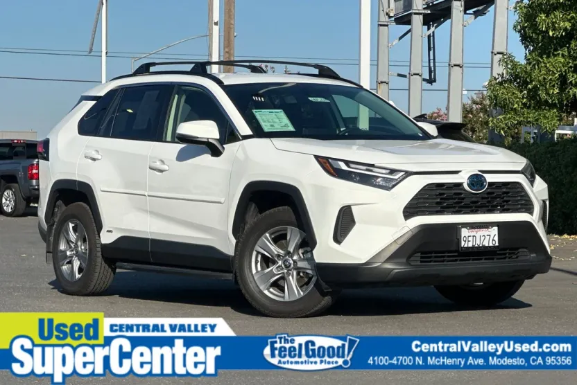 2023 Toyota RAV4 Hybrid LE photo 1