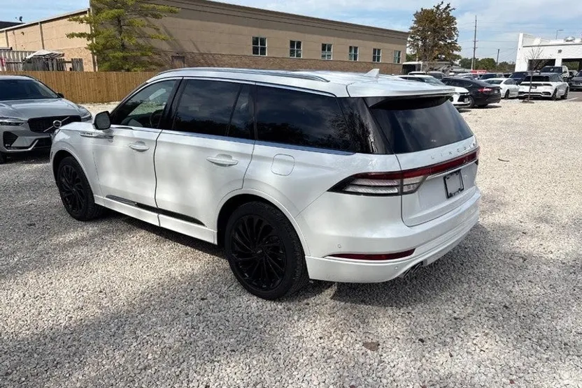 2022 Lincoln Aviator Reserve photo 1