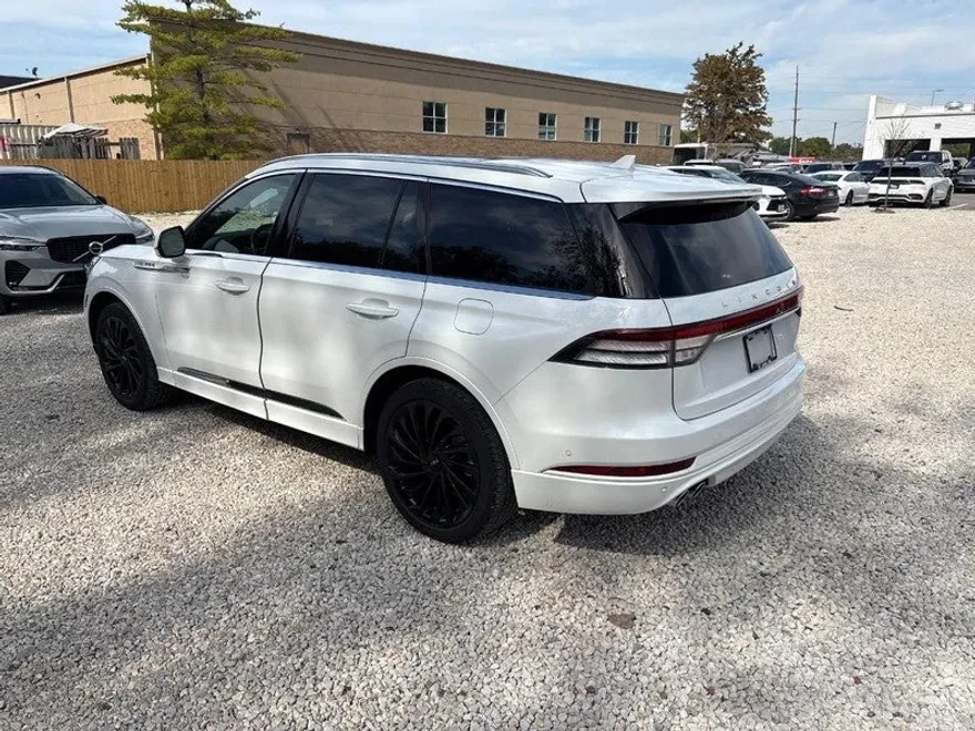 2022 Lincoln Aviator Reserve photo 1