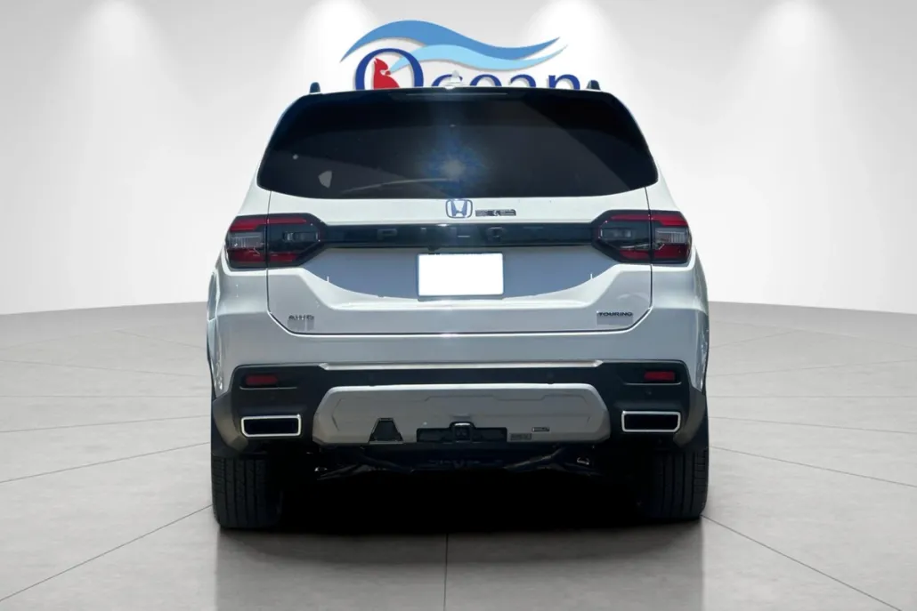 2025 Honda Pilot Touring photo 1