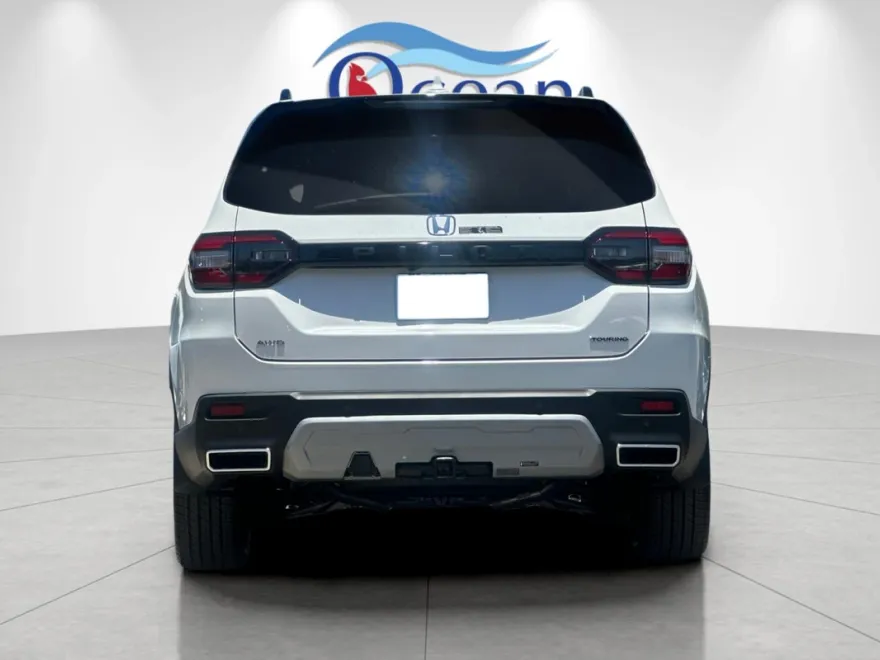 2025 Honda Pilot Touring photo 1