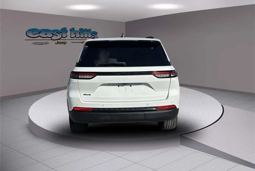 2023 Jeep Grand Cherokee Altitude photo 1