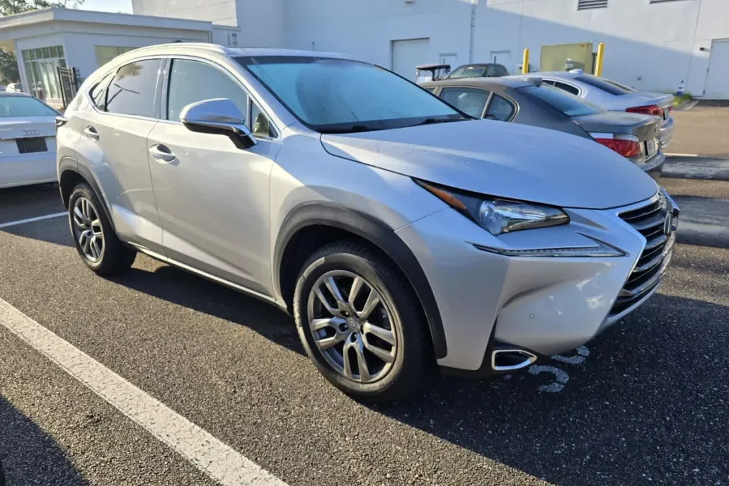 2016 Lexus NX 200t Luxury photo 1