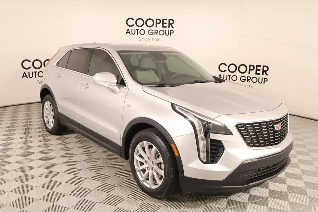 2022 Cadillac XT4 Luxury photo 1