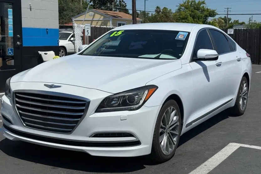 2015 Hyundai Genesis 3.8 photo 1
