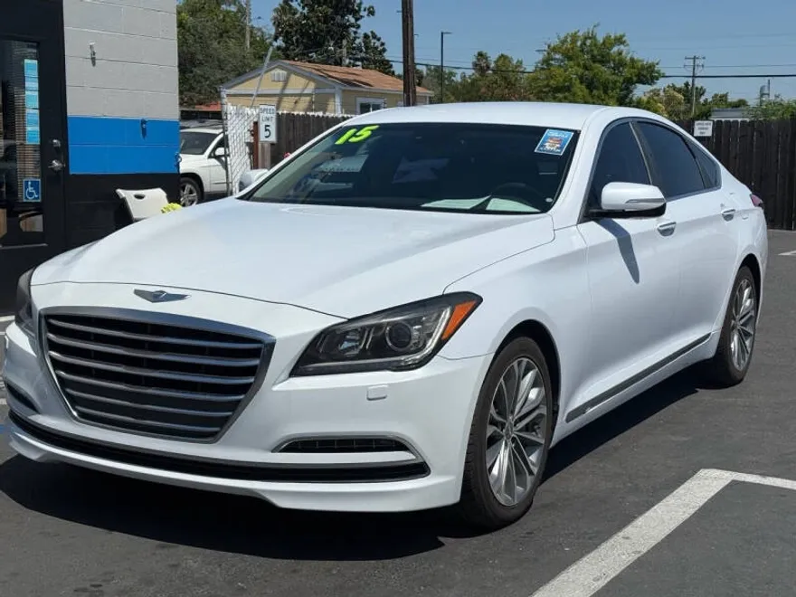 2015 Hyundai Genesis 3.8 photo 1