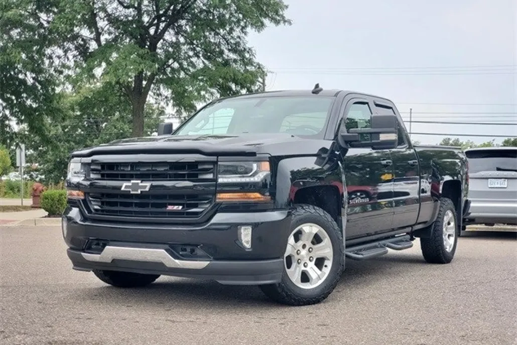 2016 Chevrolet Silverado 1500 LT photo 1