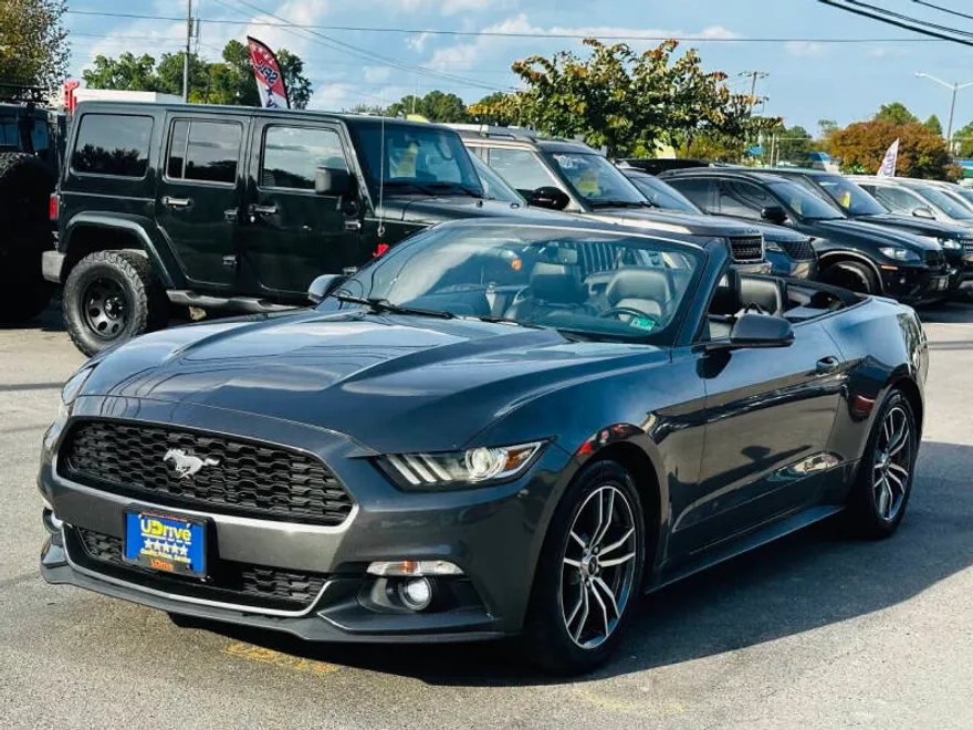 2016 Ford Mustang EcoBoost Premium photo 1