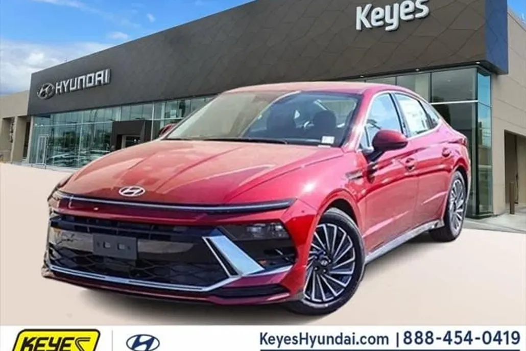2025 Hyundai Sonata Hybrid SEL photo 1