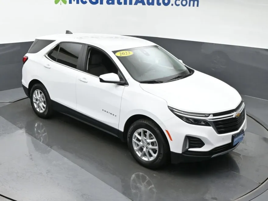 2023 Chevrolet Equinox LT photo 1